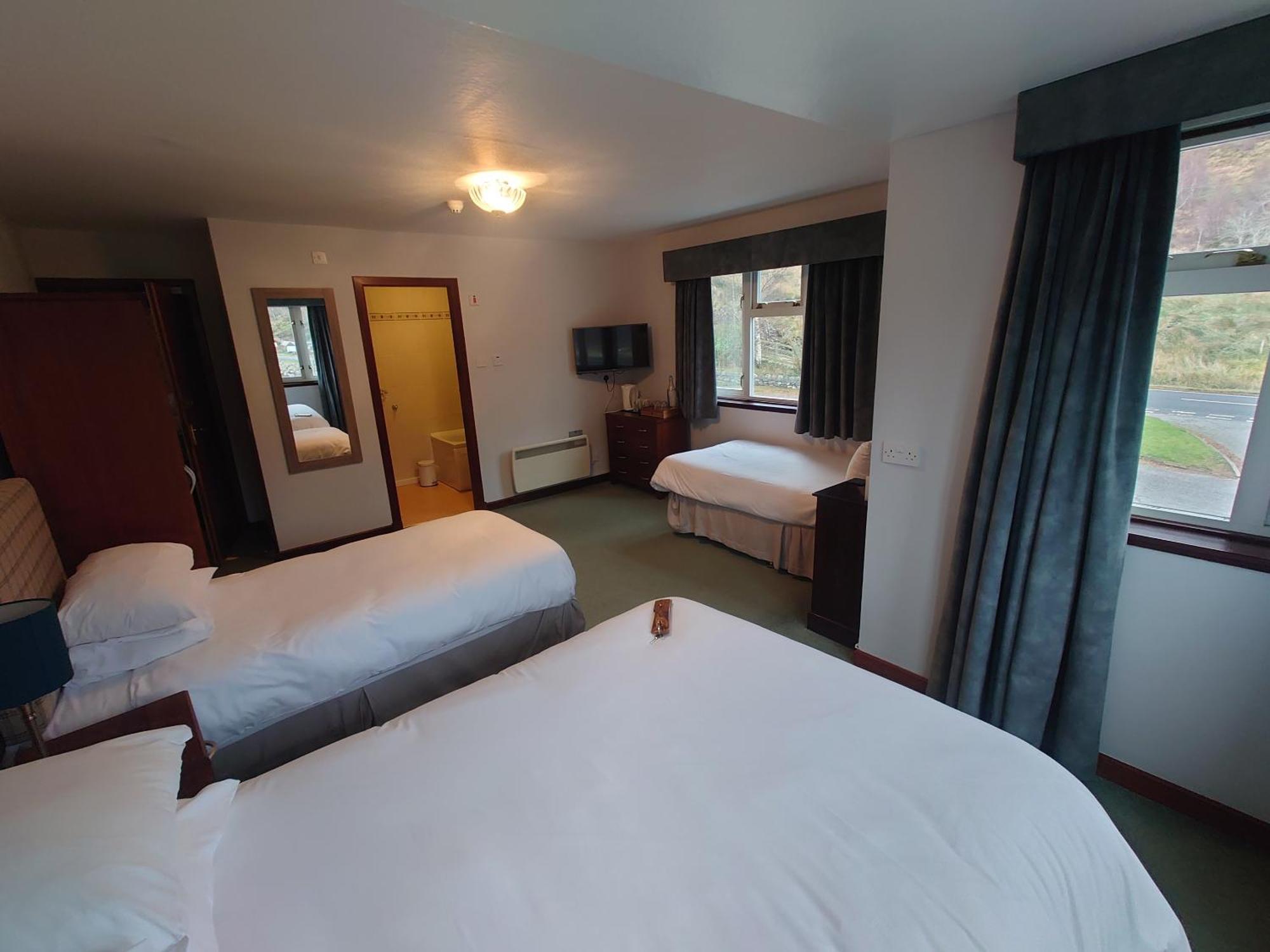קייל אוף לוכאלש Kintail Lodge Hotel מראה חיצוני תמונה